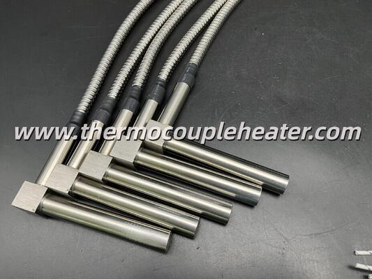 Chauffage optimisé pour l'espace : Chauffage à cartouche à angle droit de 90° avec jonction en cube d'acier